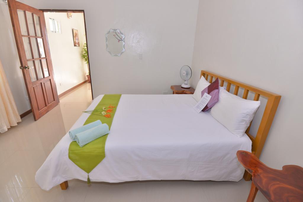 Lanas Beach Resort Romblon Island Szoba fotó